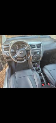 VOLKSWAGEN FOX 1.0 MPI COMFORTLINE 12V FLEX 4P MANUAL VOLKSWAGEN FOX 1.0 MPI COMFORTLINE 12V FLEX 4P MANUAL